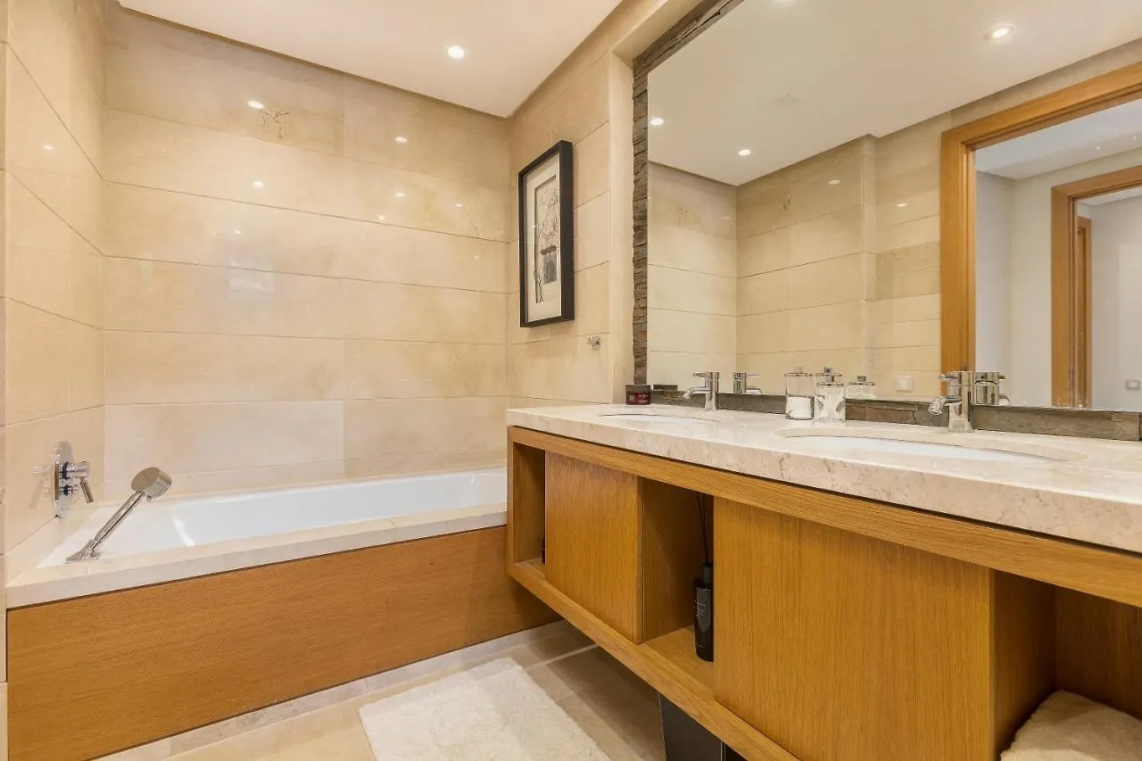 Luxorious Duplex Marbella公寓 公寓 马尔韦利亚
